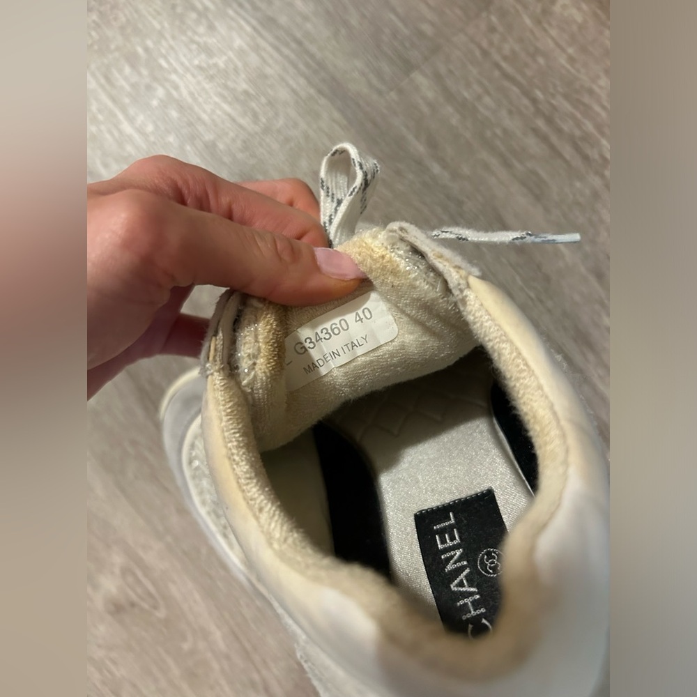 CHANEL White Tweed Sneakers with Laces - Picture 4 of 8